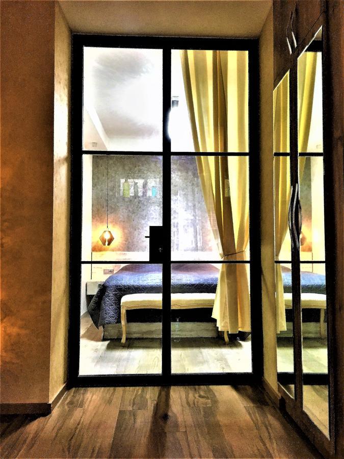 Very Center Of The Old City-Stylish Apartment Тбилиси Екстериор снимка