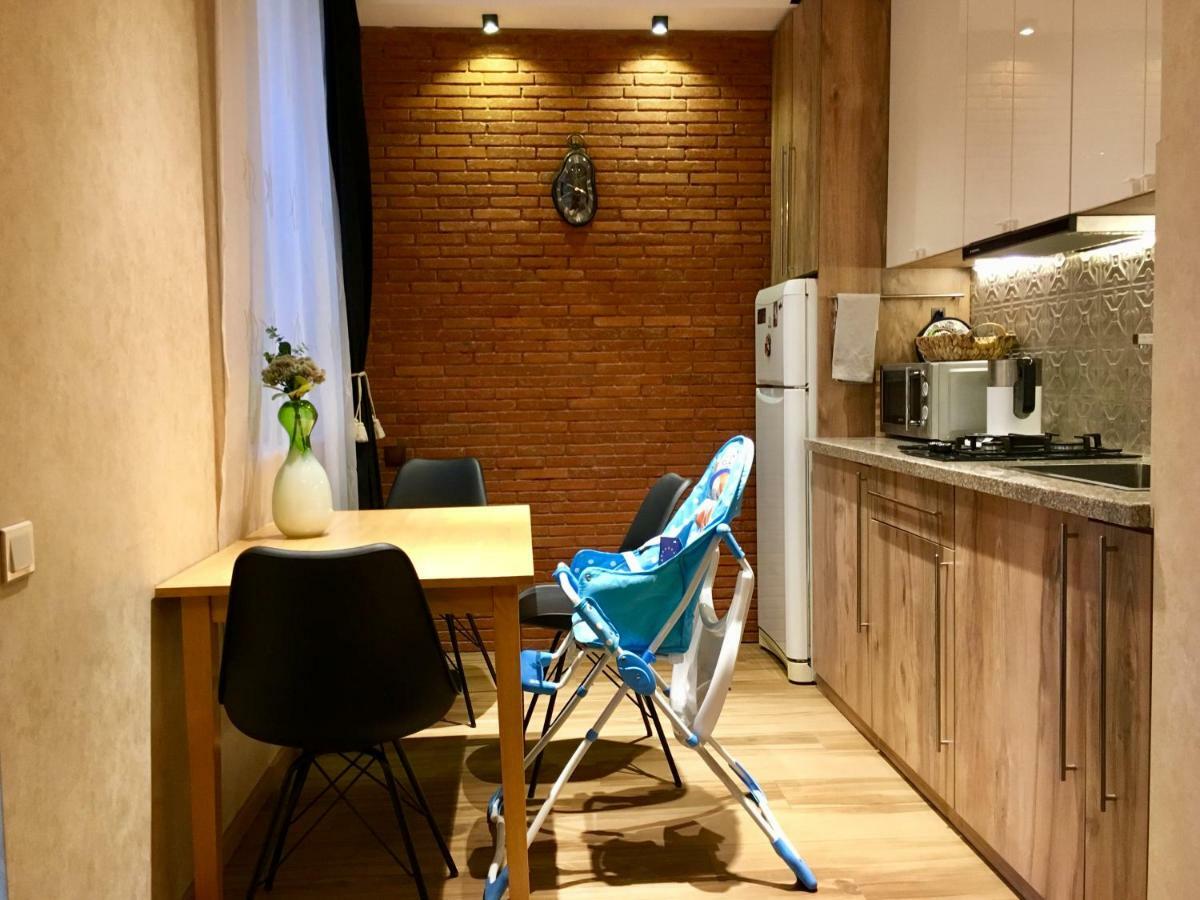Very Center Of The Old City-Stylish Apartment Тбилиси Екстериор снимка