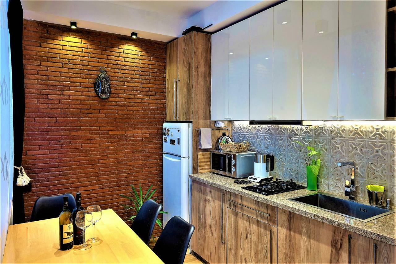 Very Center Of The Old City-Stylish Apartment Тбилиси Екстериор снимка